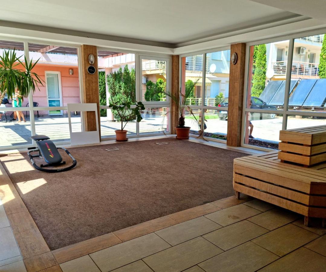 Relax Wellness Studio Hajduszoboszlo Lejlighed Eksteriør billede