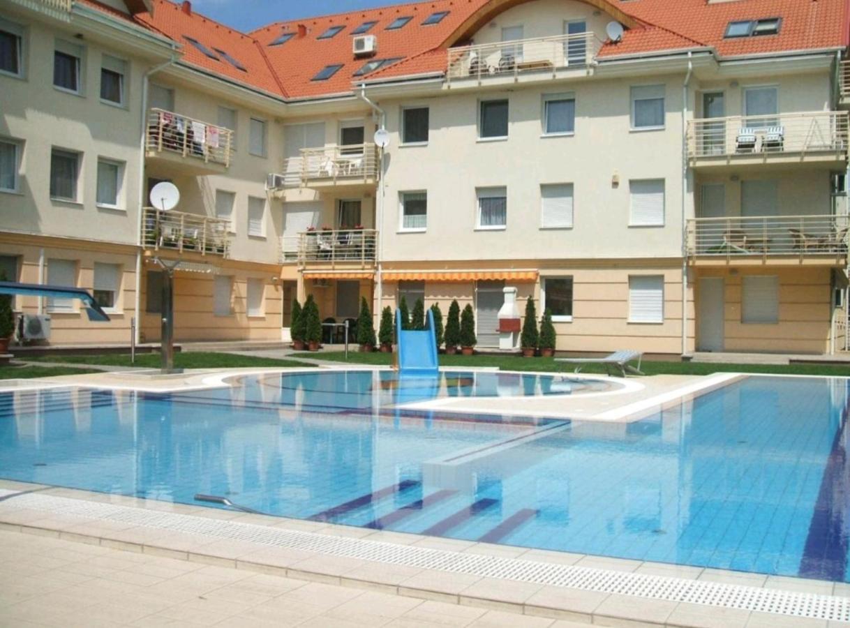Relax Wellness Studio Hajduszoboszlo Lejlighed Eksteriør billede