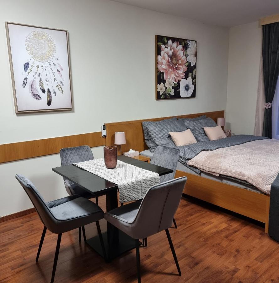 Relax Wellness Studio Hajduszoboszlo Lejlighed Eksteriør billede